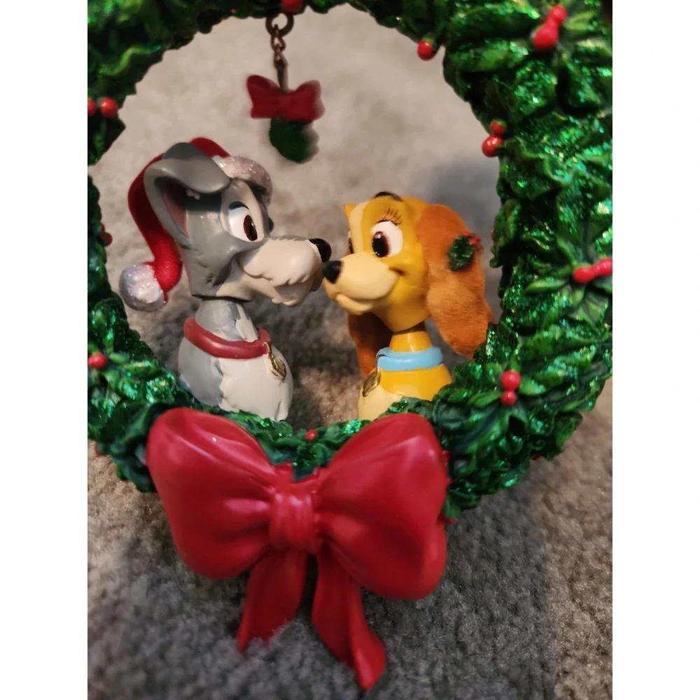 LADY & TRAMP DISNEY CHRISTMAS WREATH ORNAMENT